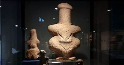 Ancient Lemb statue